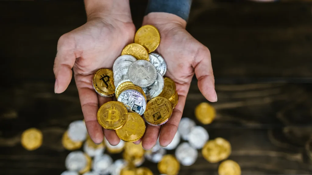 Bitcoin en las manos