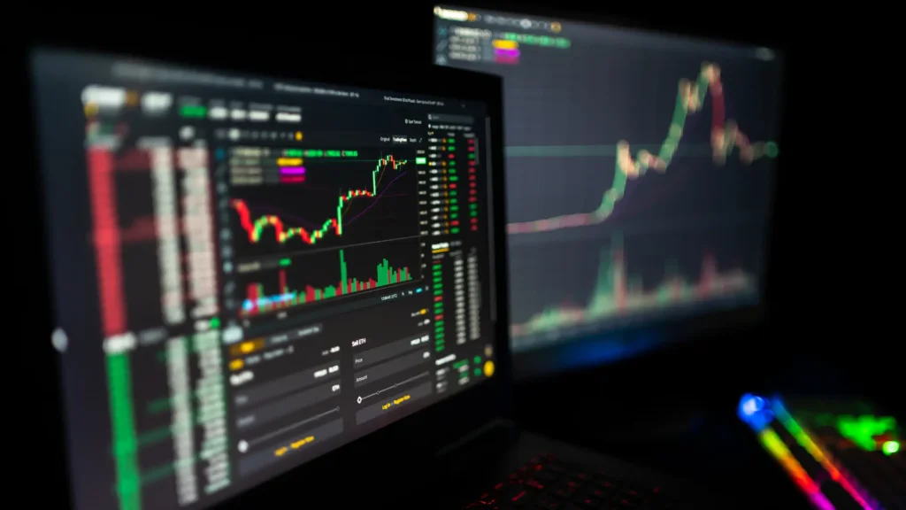 Gráficos de trading en pantalla de computadora