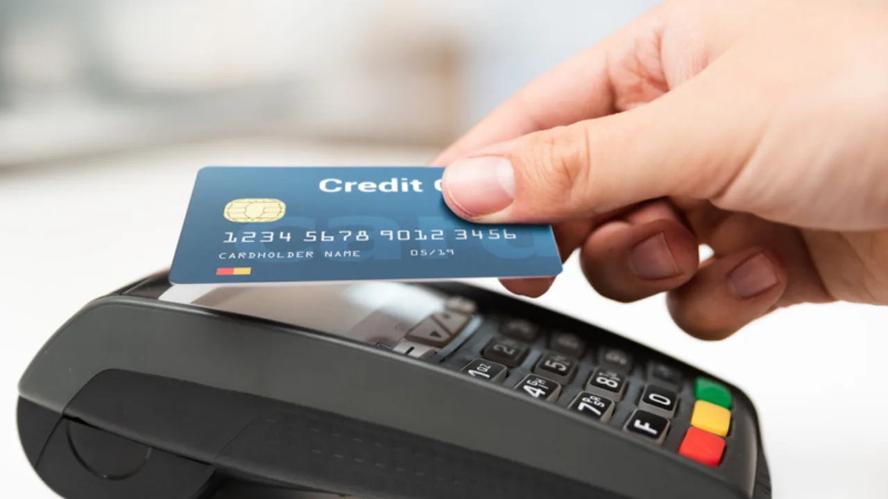 Pago con tarjeta contactless: cómo funciona la Plata Card de Banco Plata